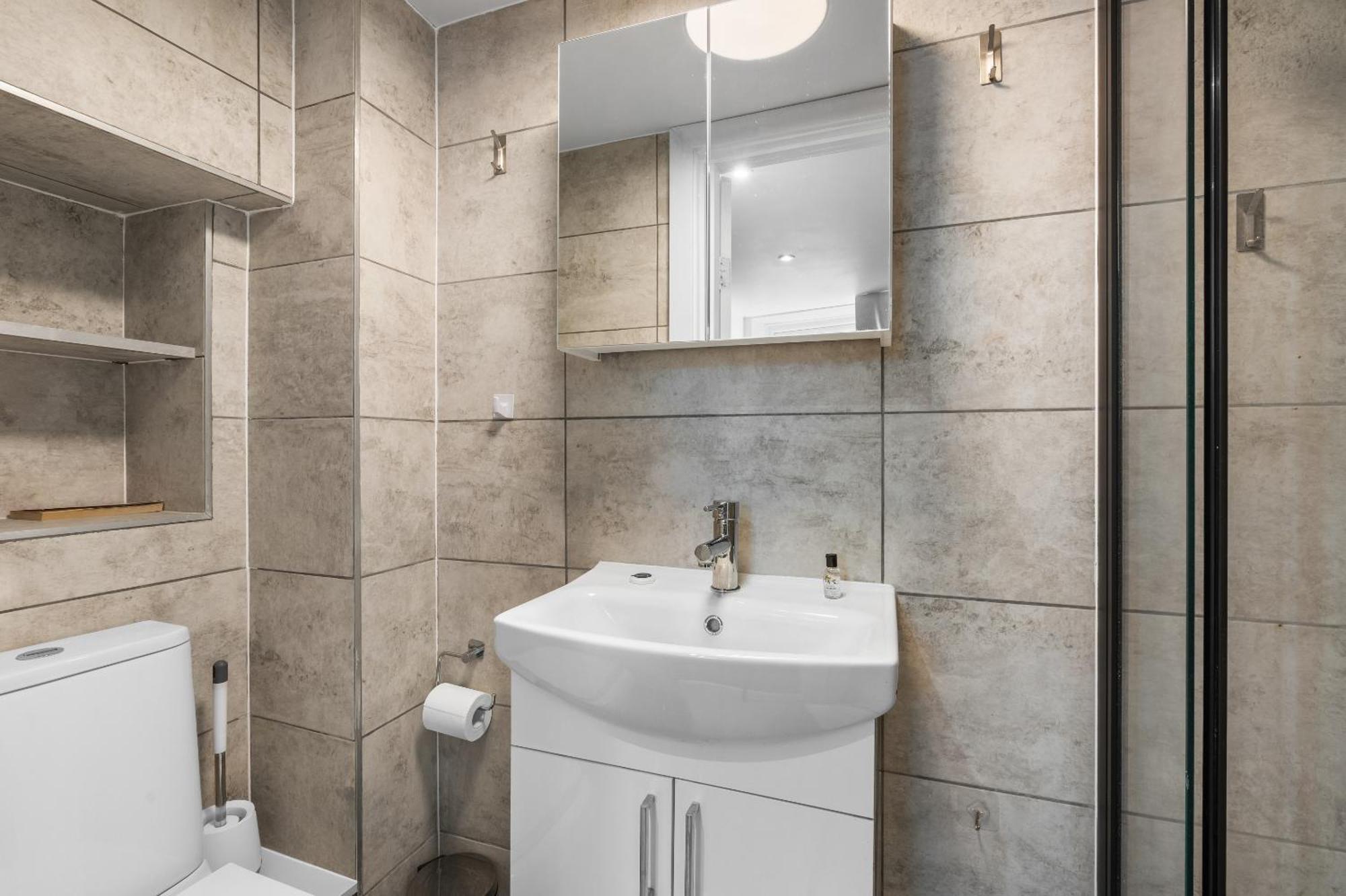 Апартаменты Queens Place - 3 Bedroom