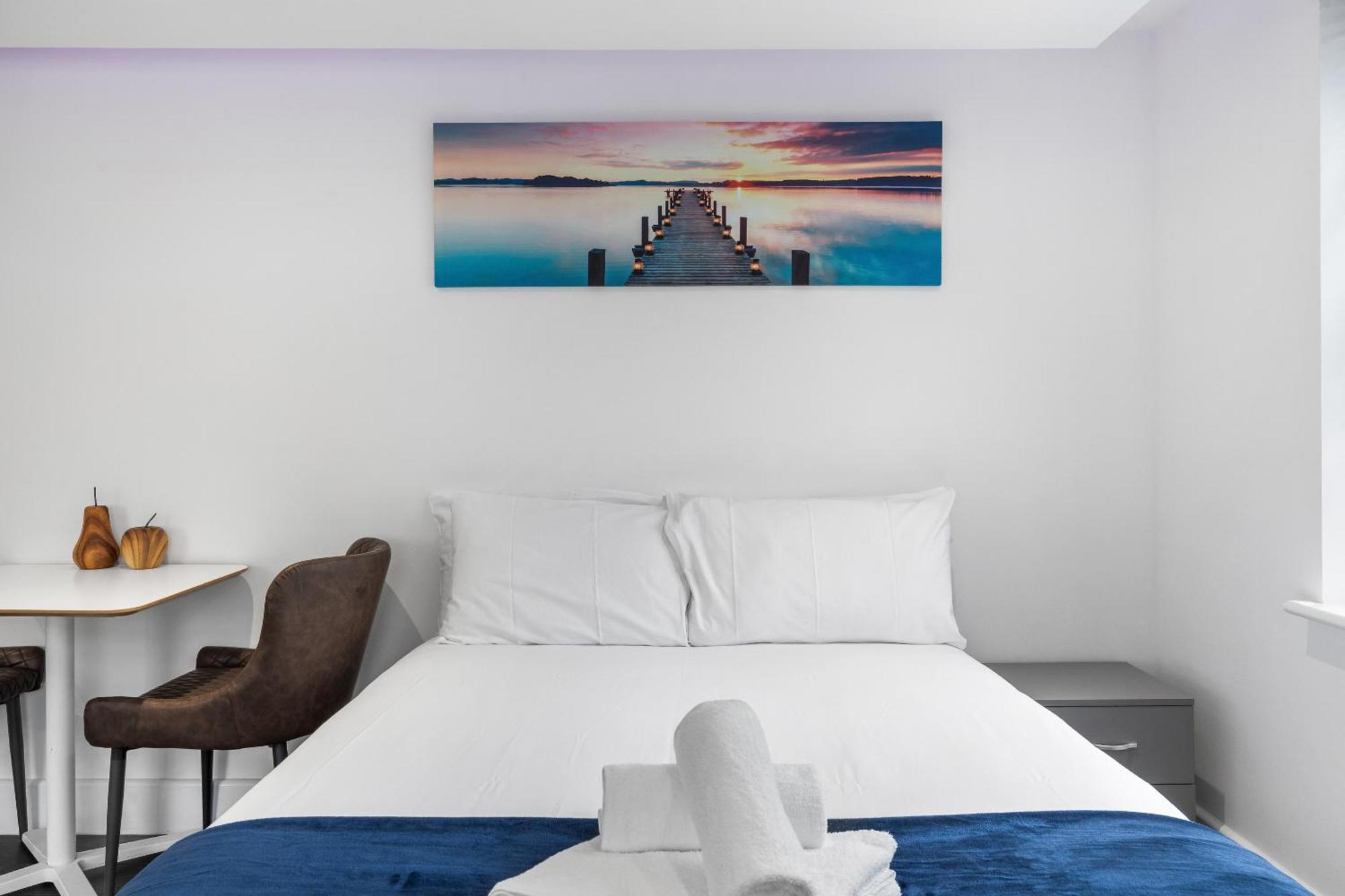 Queens Place - 3 Bedroom * Брайтонн