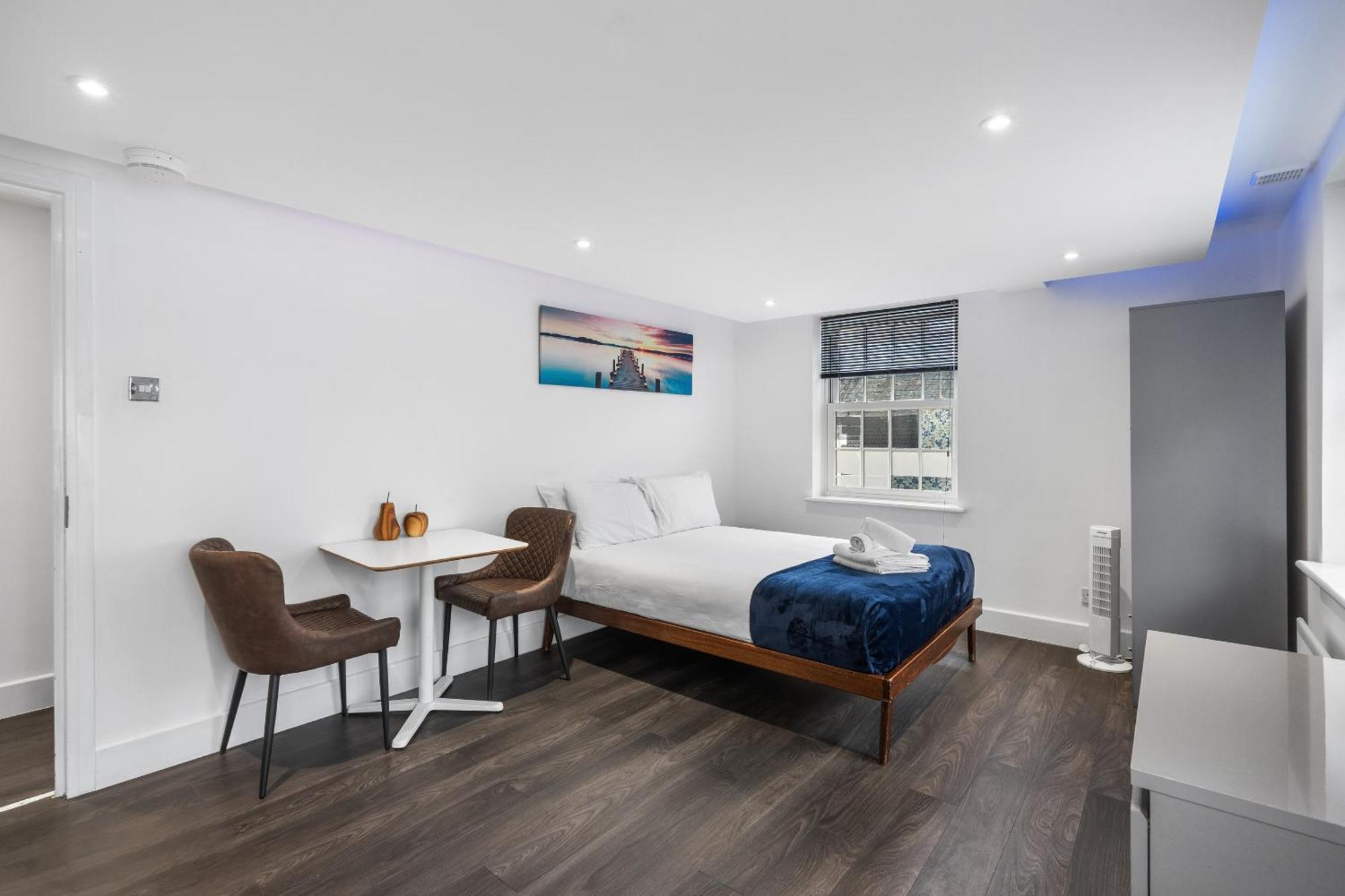 Апартаменты Queens Place - 3 Bedroom
