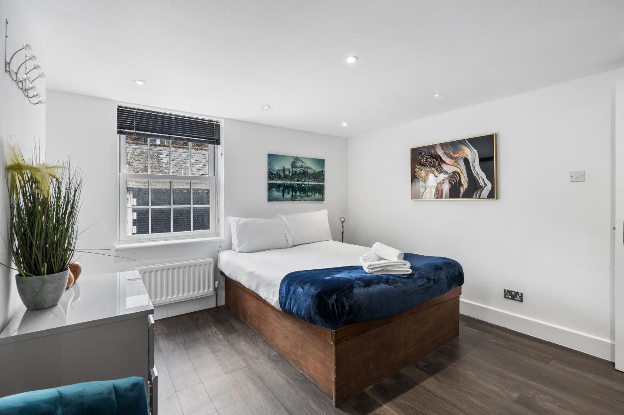 Queens Place - 3 Bedroom *