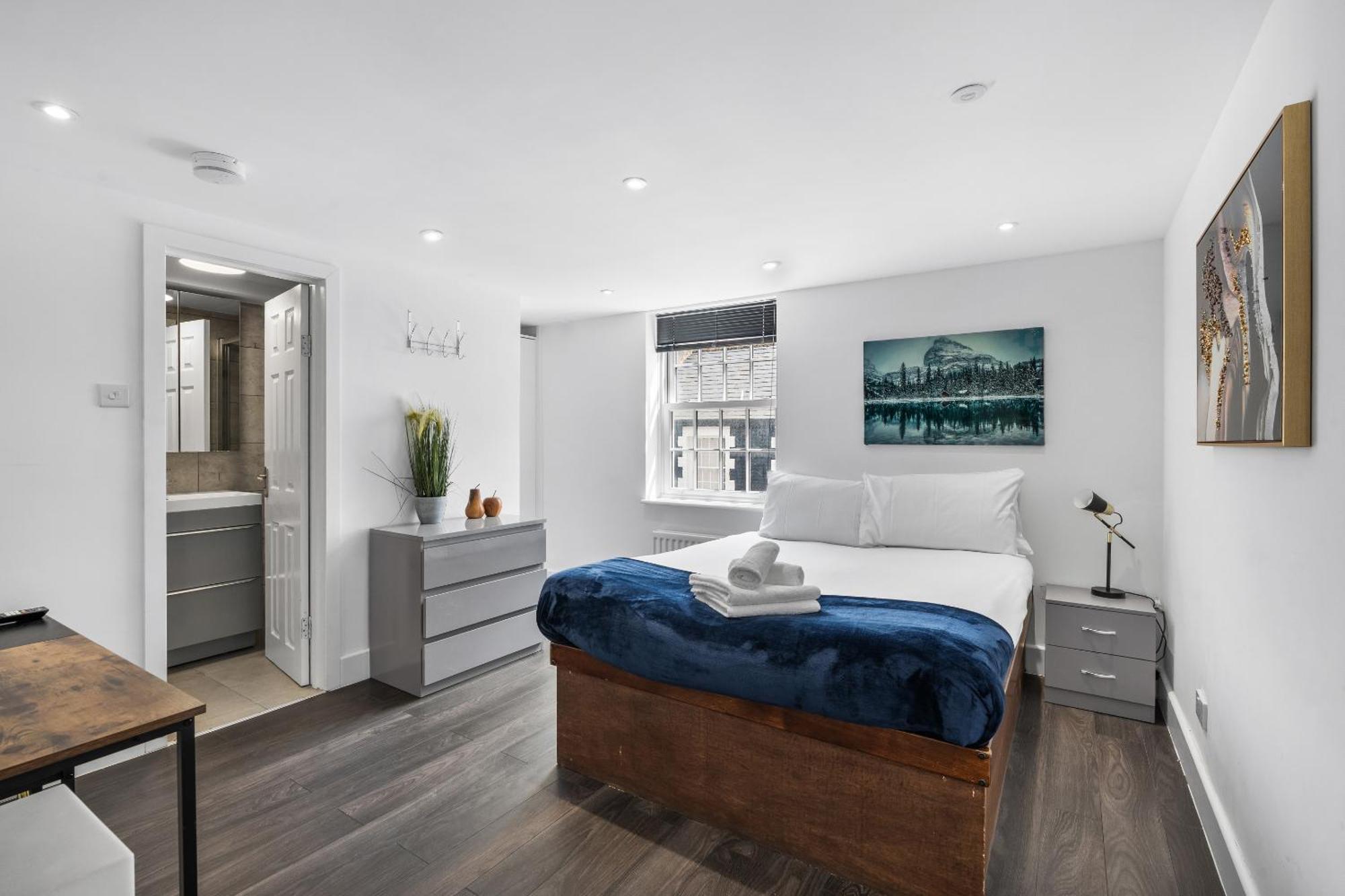 Queens Place - 3 Bedroom Брайтонн