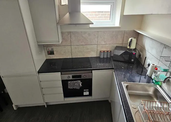 Queens Place - 3 Bedroom Apartment
