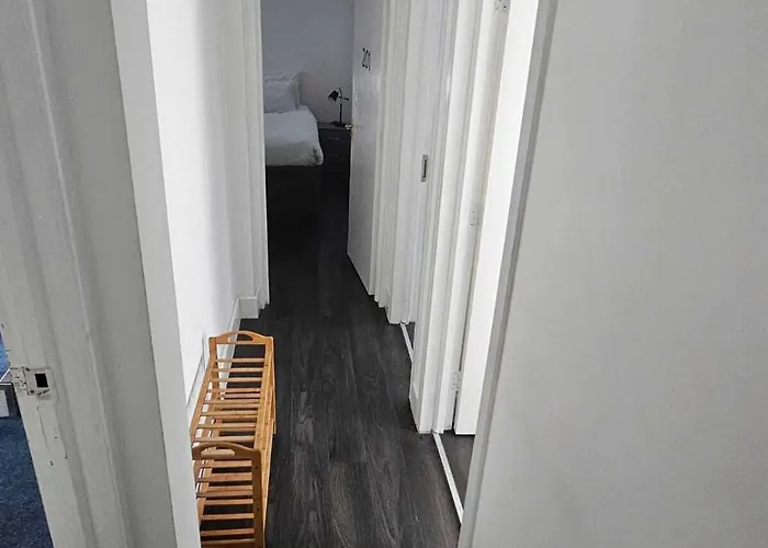 Queens Place - 3 Bedroom Apartment
