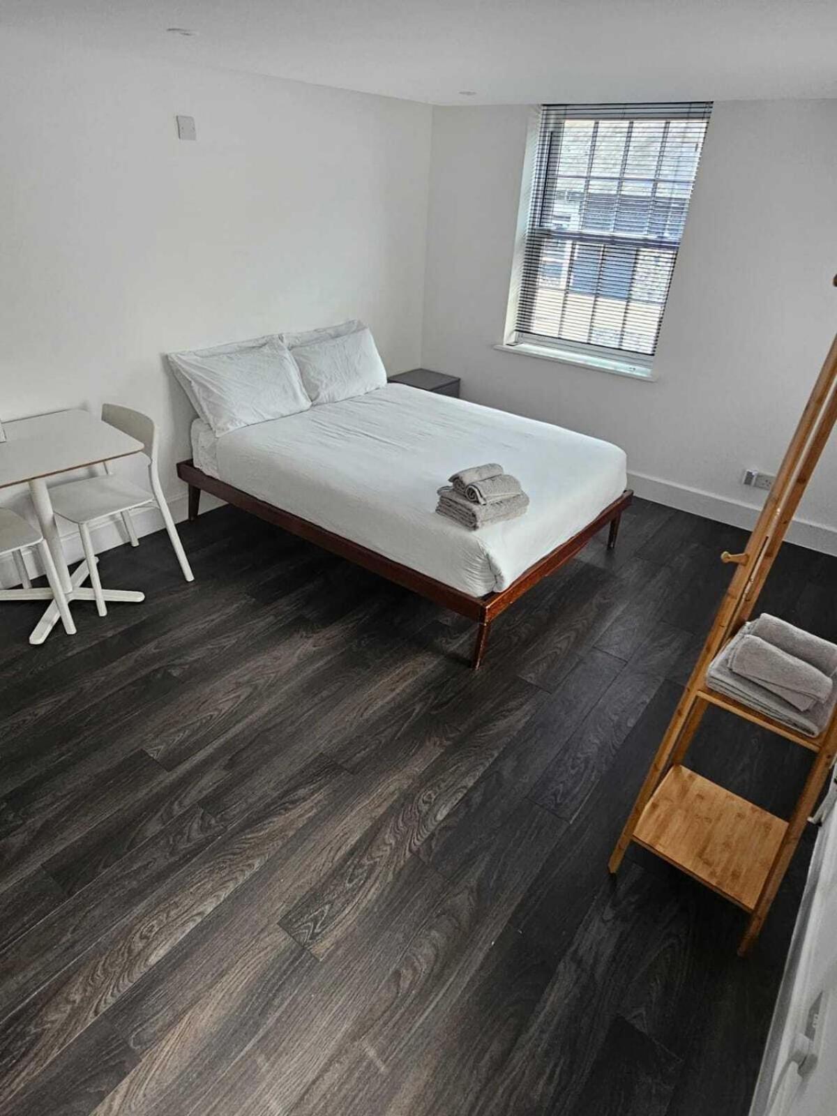 Queens Place - 3 Bedroom Apartment